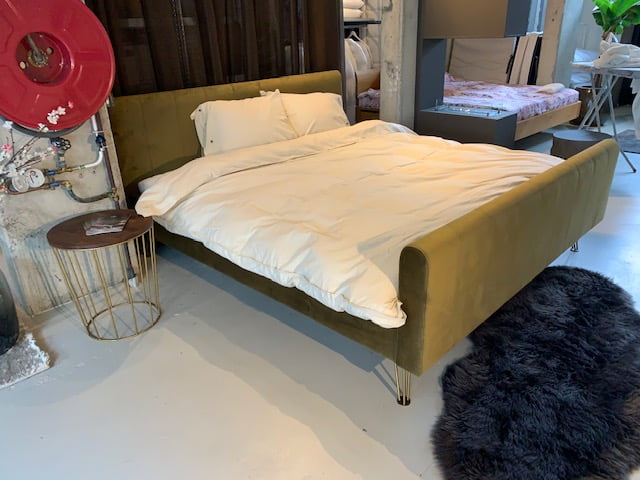 Fluwelen bed groen Hasena showroom Fluwelen bed groen Hasena showroom Slaapkamer Amsterdam
